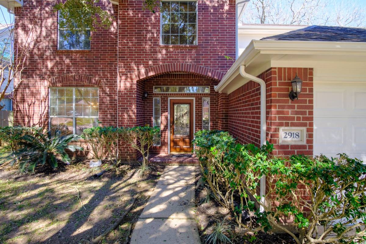 House for rent at 2918 Five Oaks Dr, Missouri City, TX 77459
