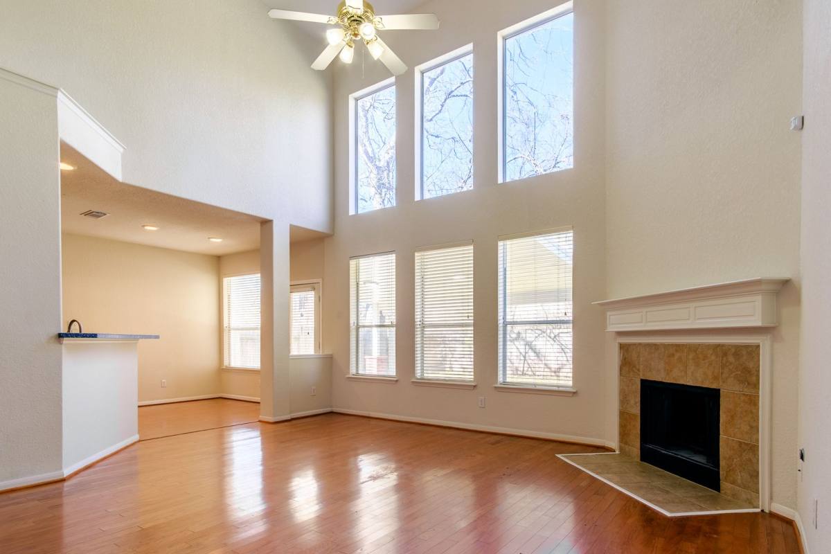 House for rent at 2918 Five Oaks Dr, Missouri City, TX 77459