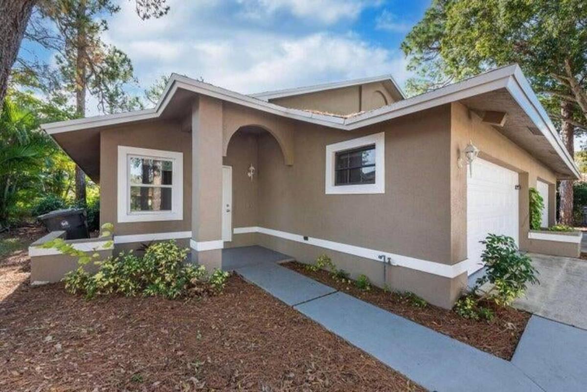 House for rent at 1029 Staghorn St, Wellington, FL 33414