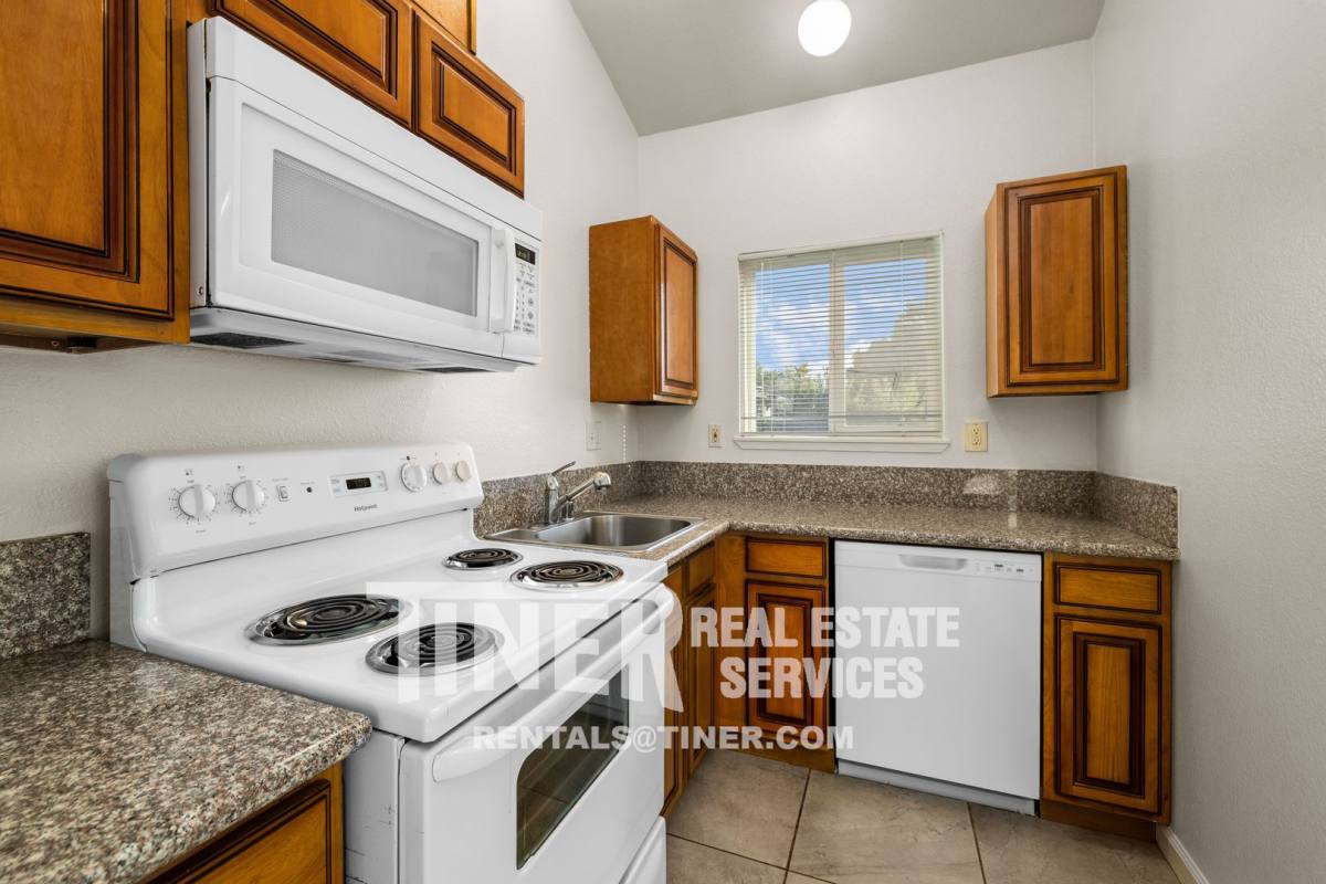 House for rent at 9304 Orangevale Ave, Orangevale, CA 95662