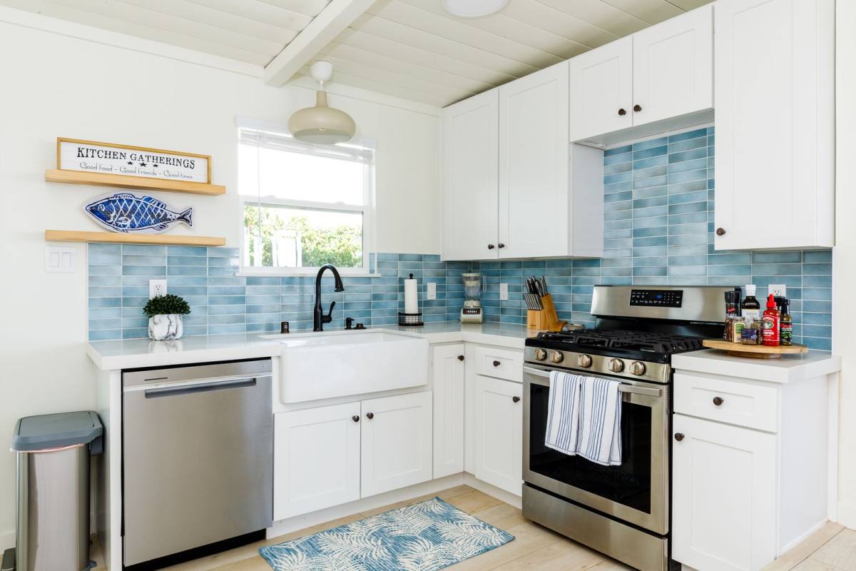 Apartment for rent at 110 8th St, Del Mar, CA 92014
