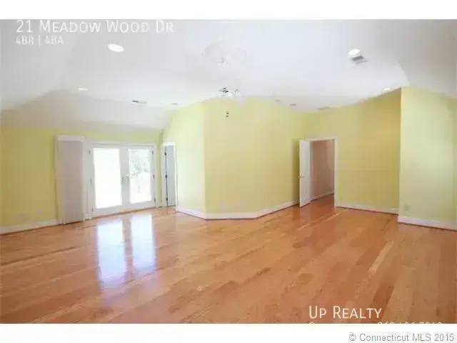 House for rent at 21 Meadow Wood Dr, Suffield, CT 06078