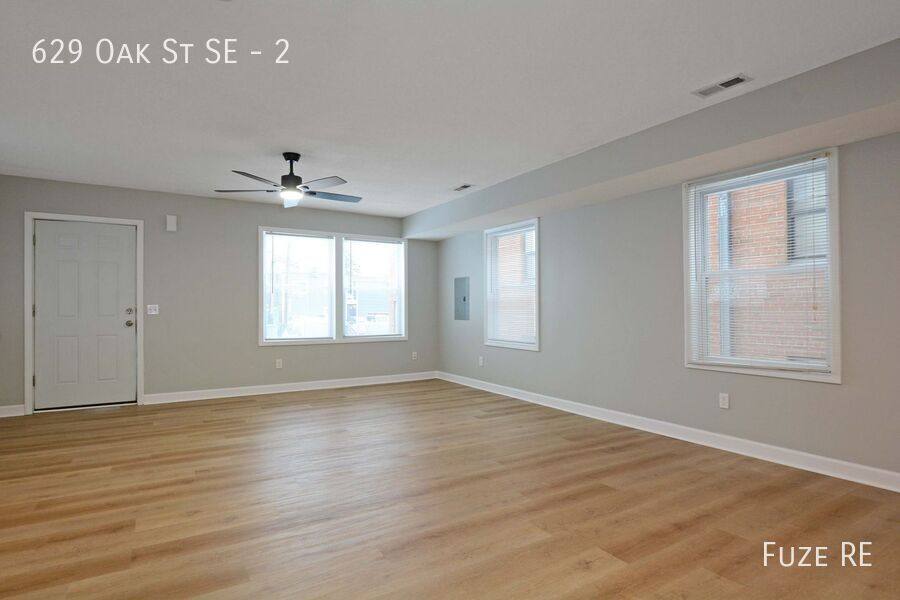 Apartment for rent at 629 Oak St SE #2, Minneapolis, MN 55414