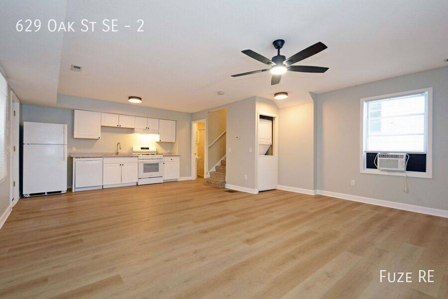 Apartment for rent at 629 Oak St SE #2, Minneapolis, MN 55414