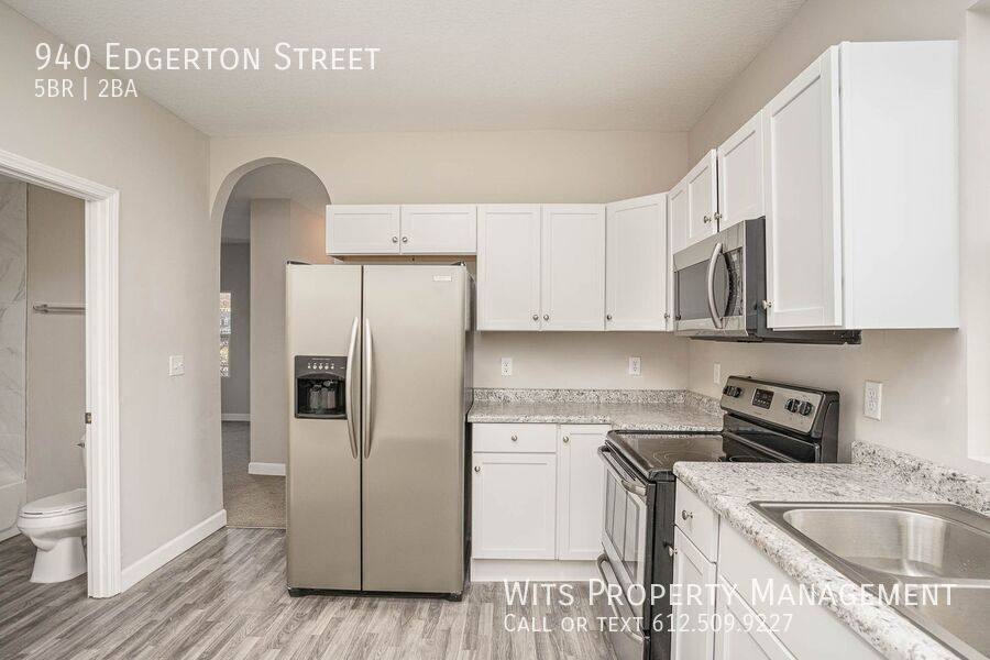 House for rent at 940 Edgerton St, Saint Paul, MN 55130