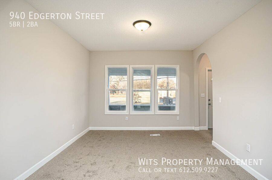 House for rent at 940 Edgerton St, Saint Paul, MN 55130