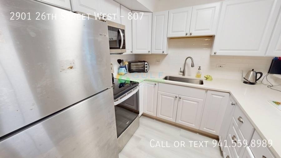 Townhouse for rent at 2901 26th St W #807, Bradenton, FL 34205