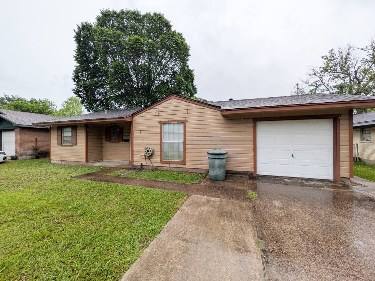 House for rent at 9225 Shepherd Dr, Beaumont, TX 77707