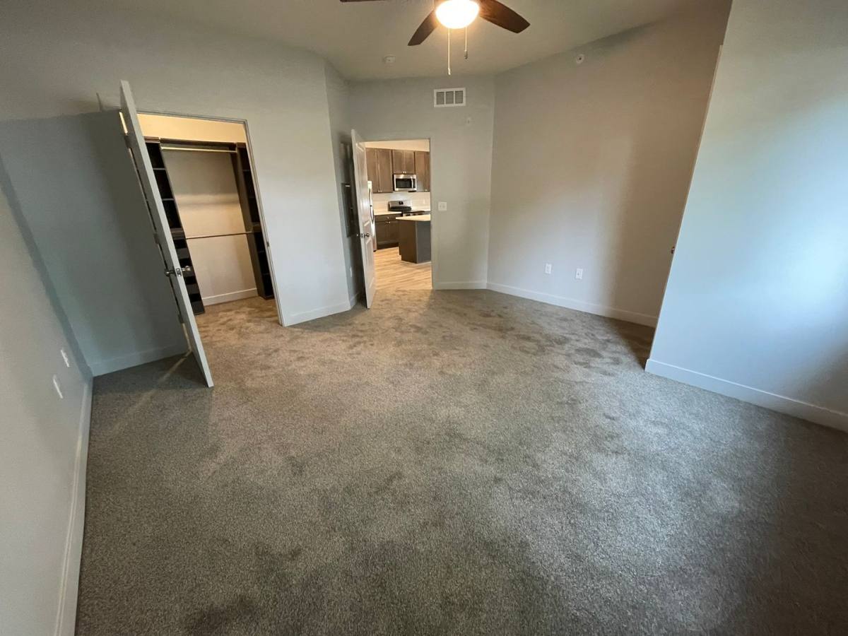 Apartment for rent at 2400 Q St, Lincoln, NE 68503