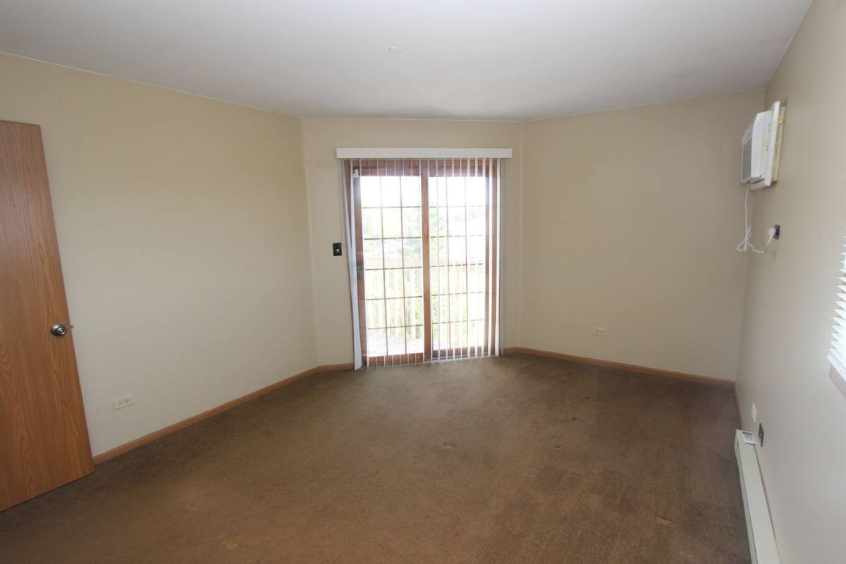 Condo for rent at 1375 Cunat #3B, Lake In the Hills, IL 60156