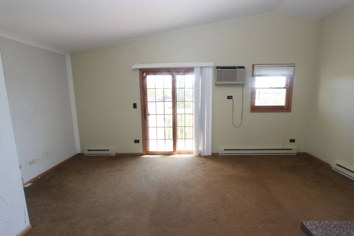 Condo for rent at 1375 Cunat #3B, Lake In the Hills, IL 60156