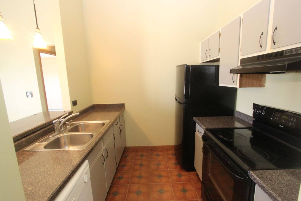 Condo for rent at 1375 Cunat #3B, Lake In the Hills, IL 60156