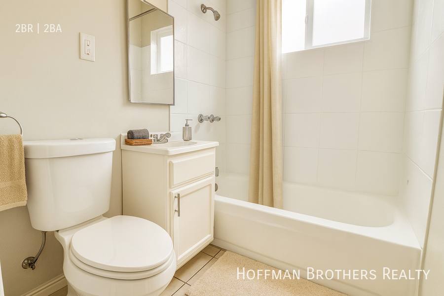 Apartment for rent at 5606 S Figueroa St #9, Los Angeles, CA 90037
