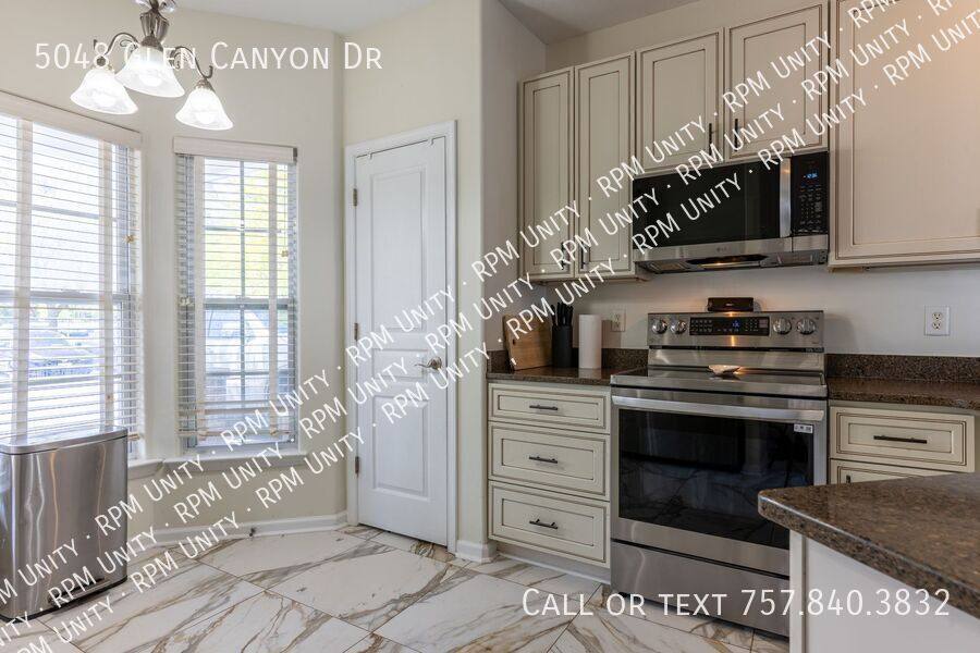 Condo for rent at 5048 Glen Canyon Dr, Virginia Beach, VA 23462