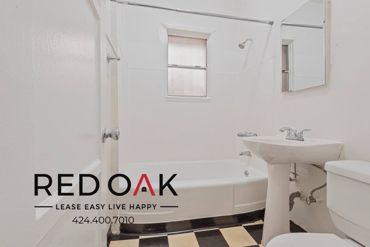 Apartment for rent at 849 S Oxford Ave #102, Los Angeles, CA 90005