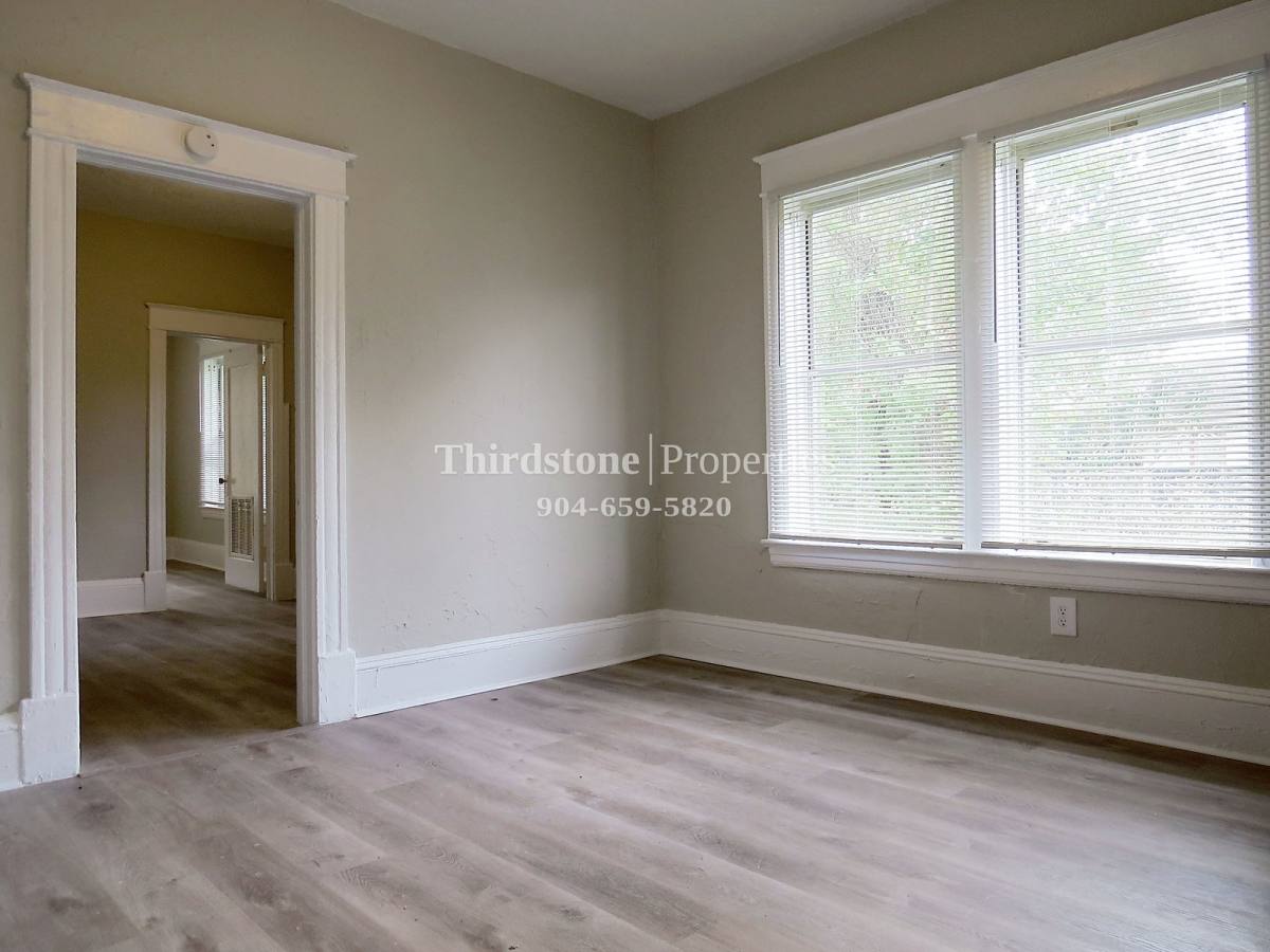 Townhouse for rent at 3326 W 1st St, Jacksonville, FL 32254