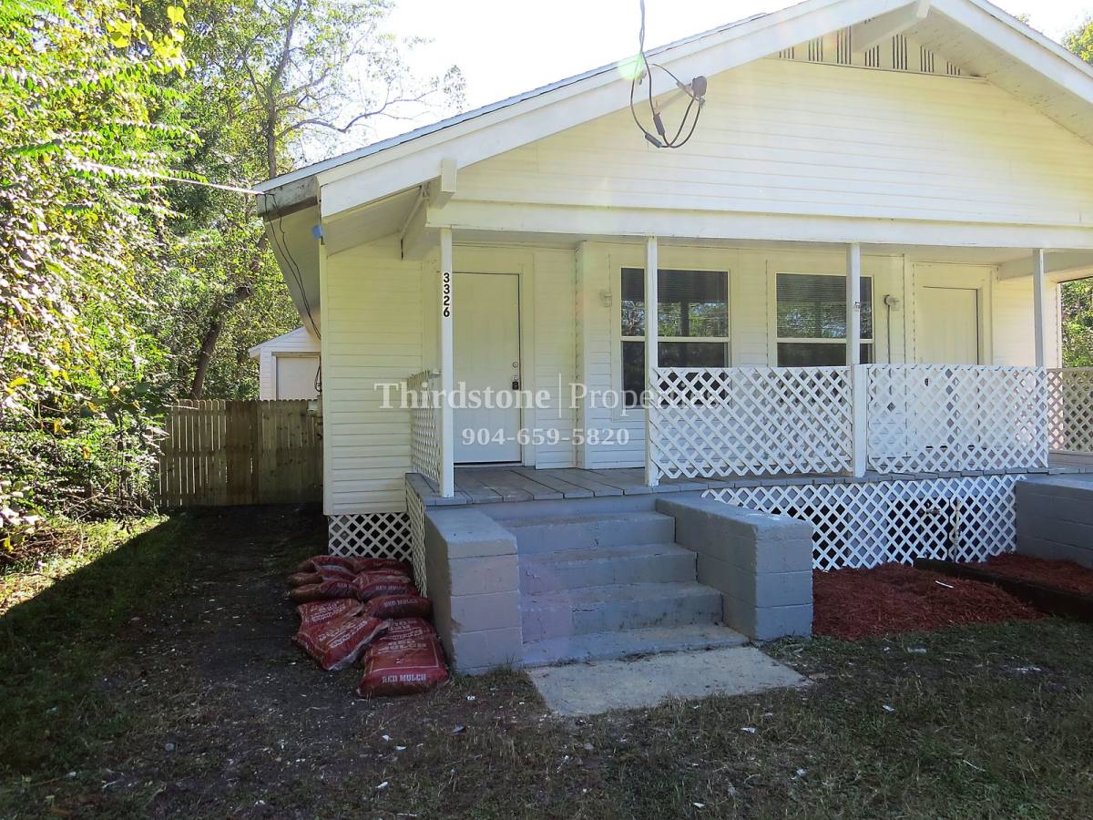 Townhouse for rent at 3326 W 1st St, Jacksonville, FL 32254
