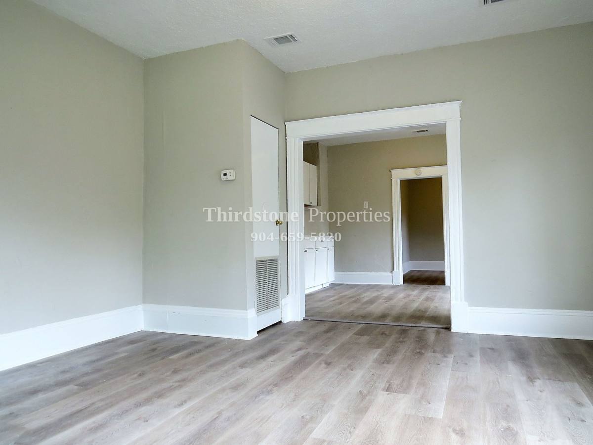 Townhouse for rent at 3326 W 1st St, Jacksonville, FL 32254