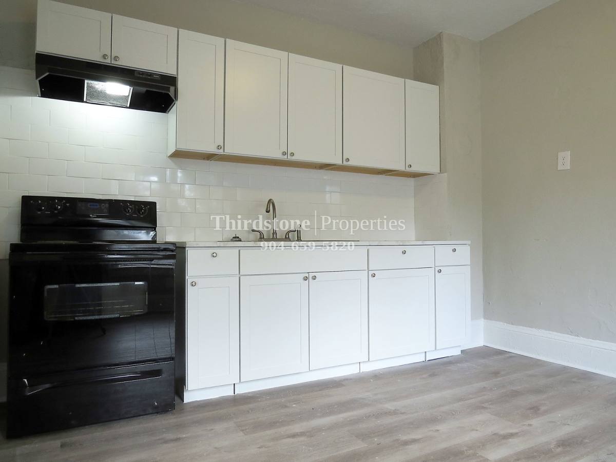 Townhouse for rent at 3326 W 1st St, Jacksonville, FL 32254