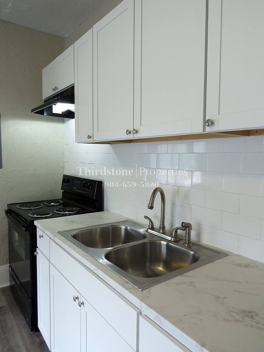 Townhouse for rent at 3326 W 1st St, Jacksonville, FL 32254