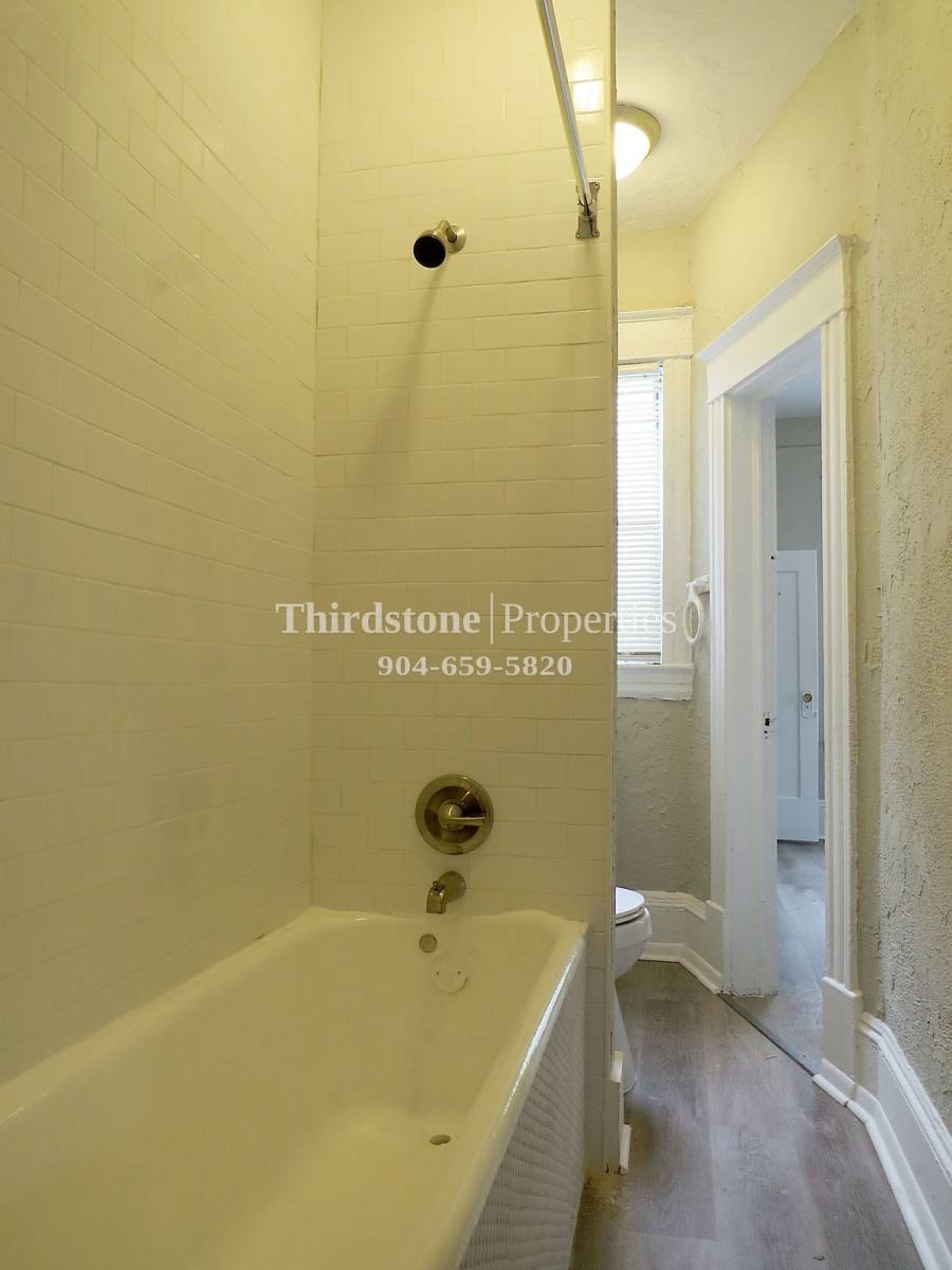 Townhouse for rent at 3326 W 1st St, Jacksonville, FL 32254