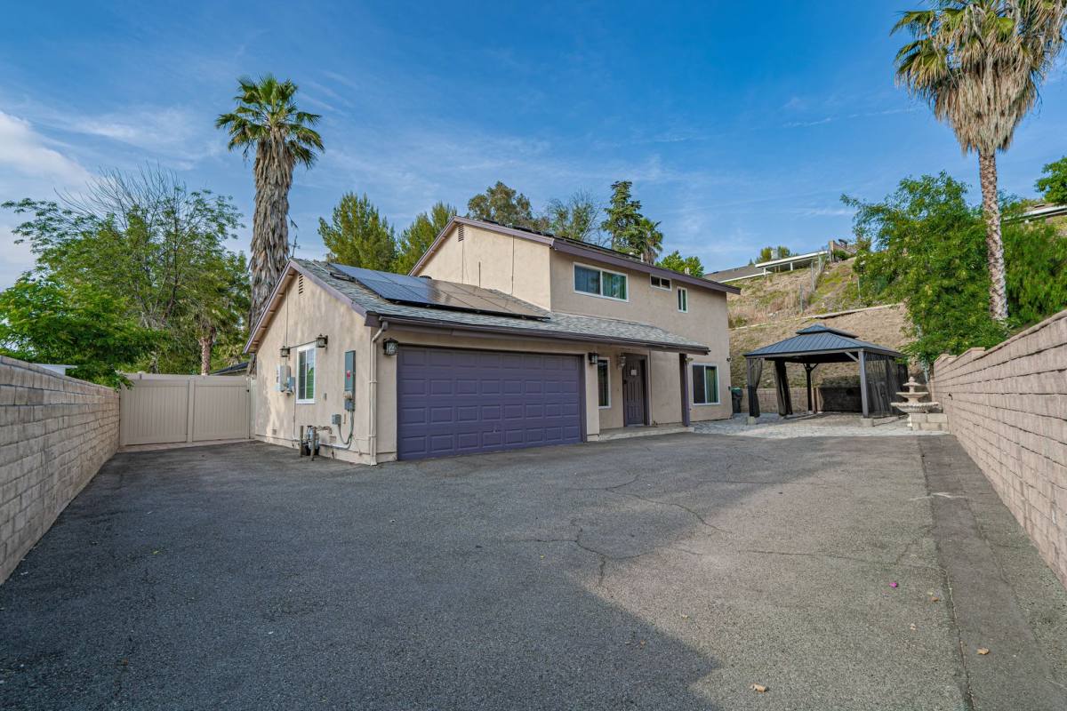 House for rent at 27544 Bernina Ave, Canyon Country, CA 91351