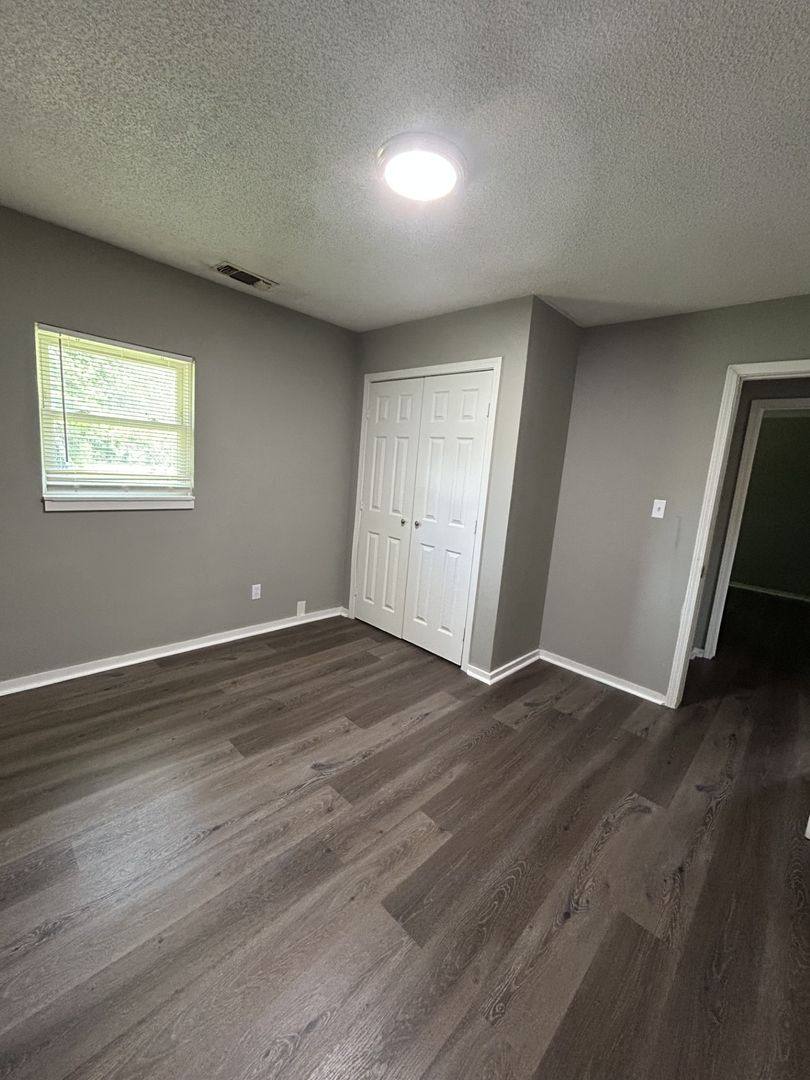 Apartment for rent at 1116 S Elm, Pittsburg, KS 66762