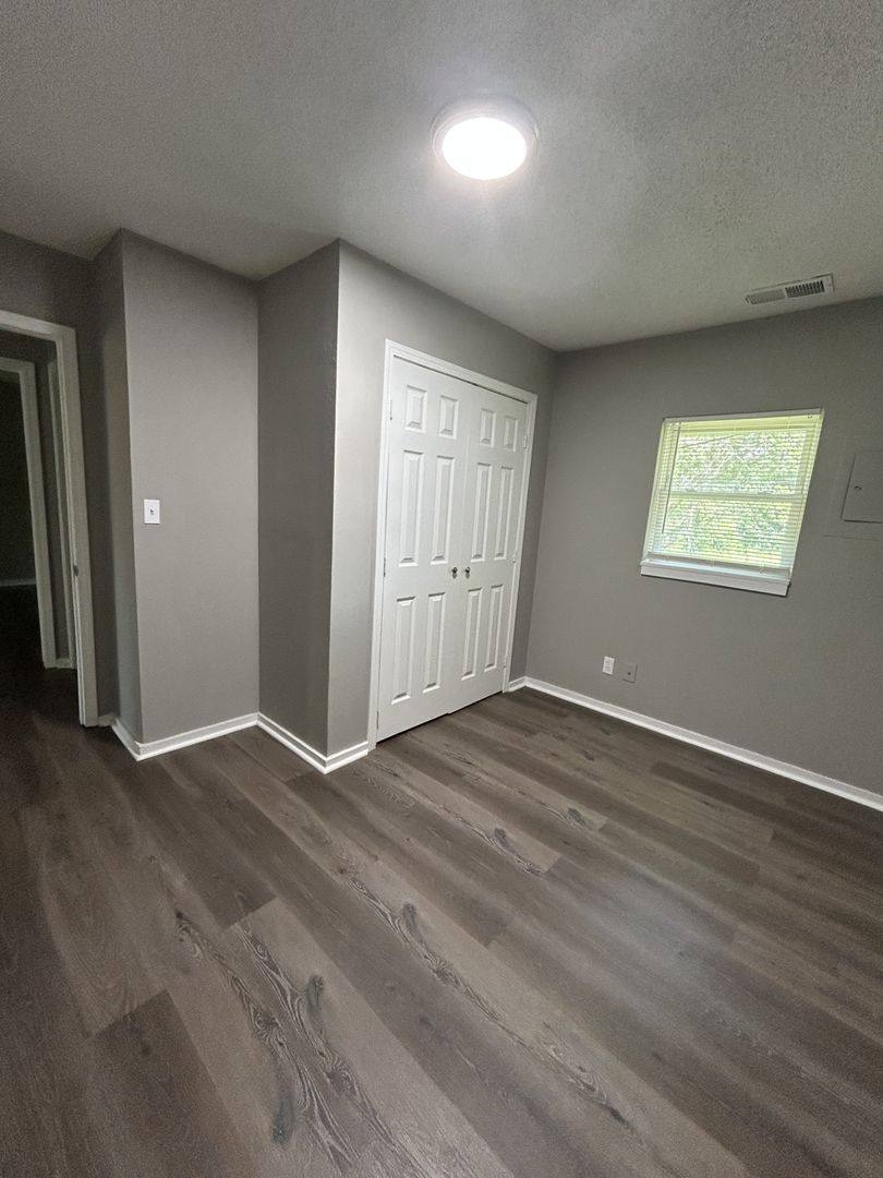 Apartment for rent at 1116 S Elm, Pittsburg, KS 66762