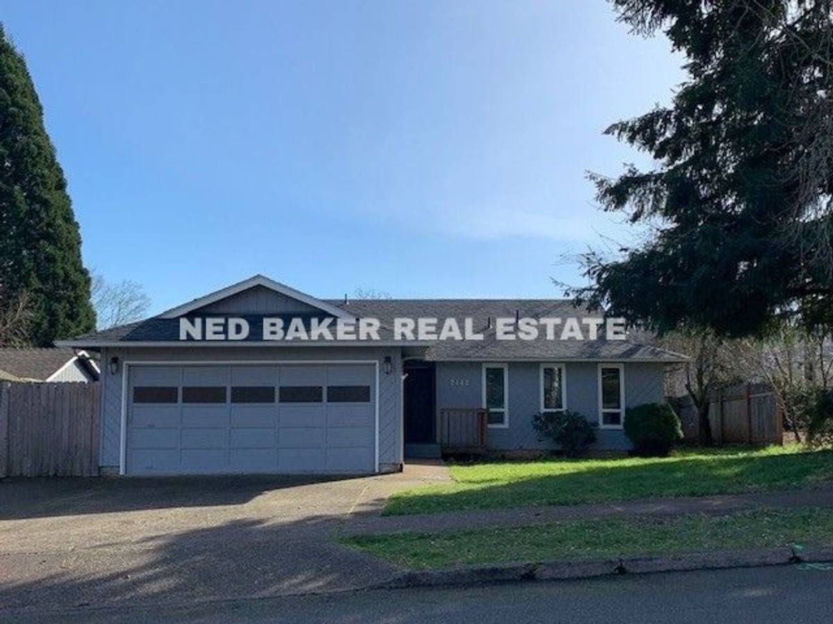 House for rent at 2142 Maplewood Dr S, Salem, OR 97306