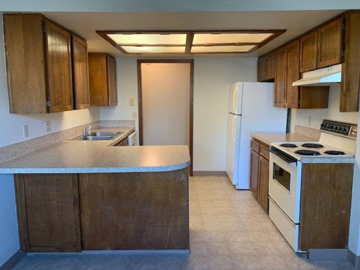 House for rent at 2142 Maplewood Dr S, Salem, OR 97306