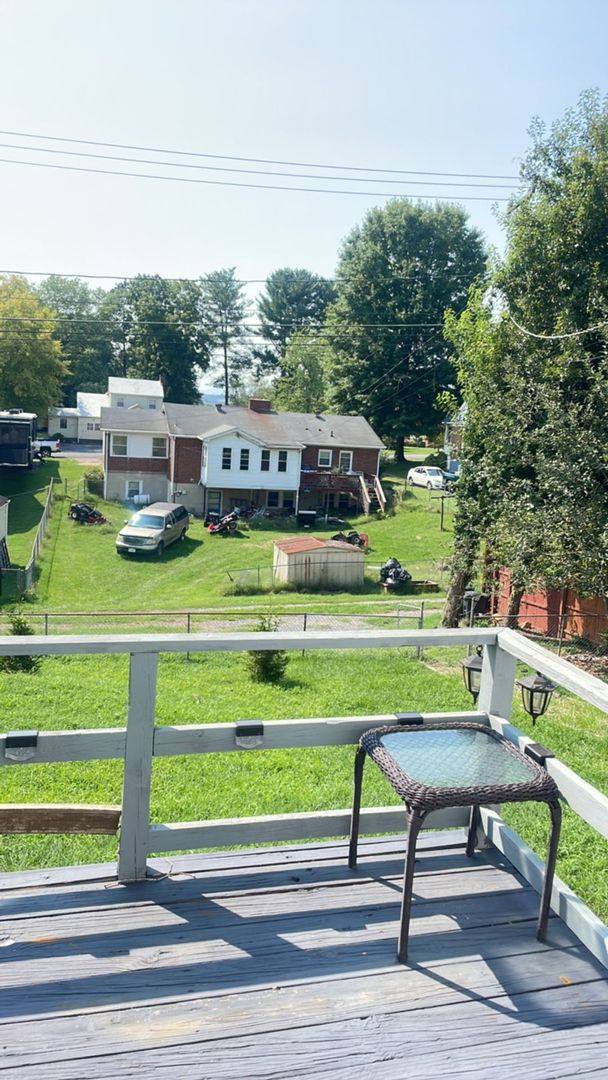Apartment for rent at 2355 Maple Ave, Buena Vista, VA 24416