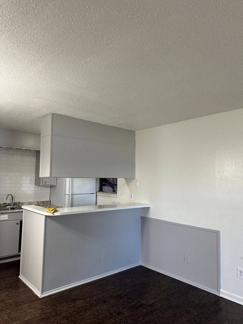 Apartment for rent at 400 Johnson Dr, McGregor, TX 76657