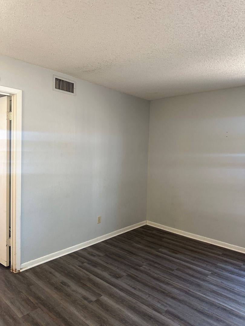 Apartment for rent at 400 Johnson Dr, McGregor, TX 76657