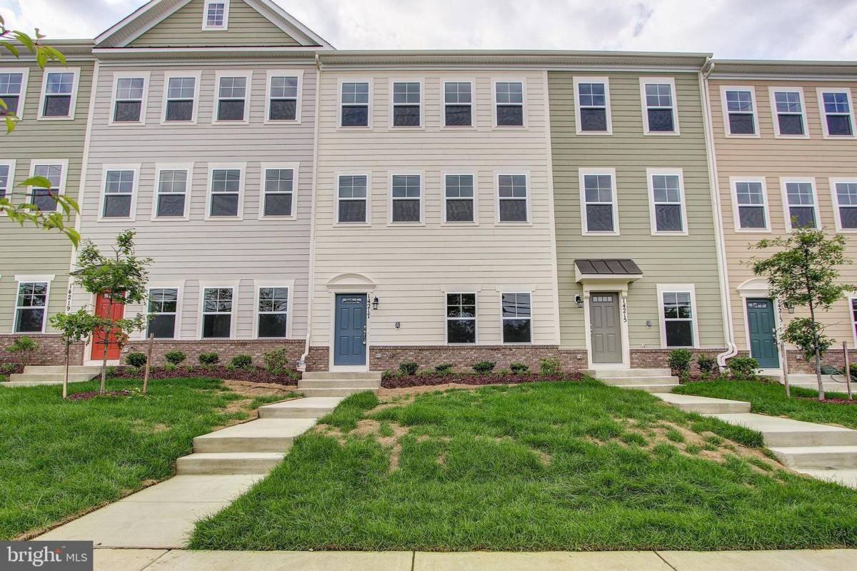 House for rent at 14217 Travilah Rd, Rockville, MD 20850