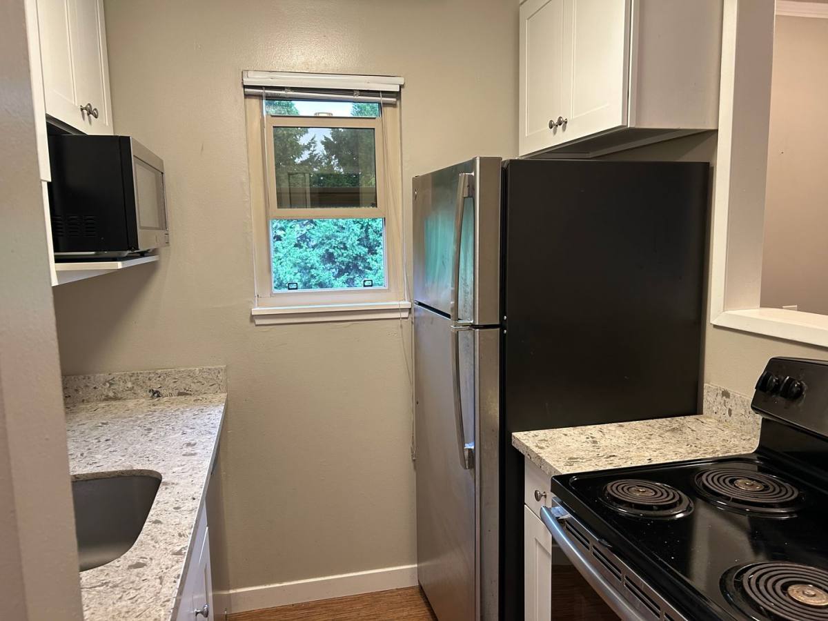 Apartment for rent at 831 W Nickerson St, Seattle, WA 98119