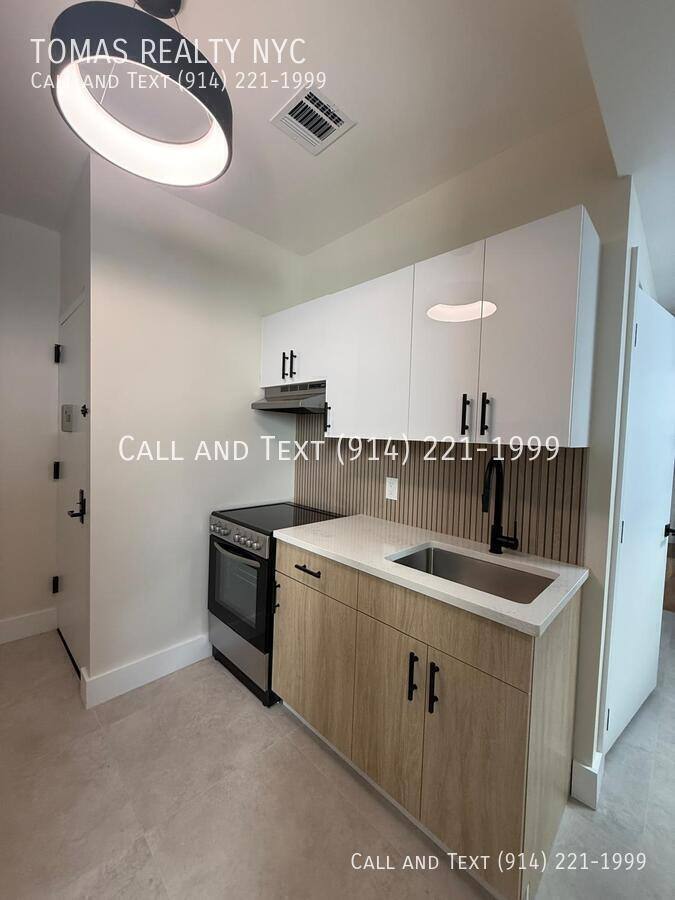 Apartment for rent at 122 Downing St #2L, Yonkers, NY 10705