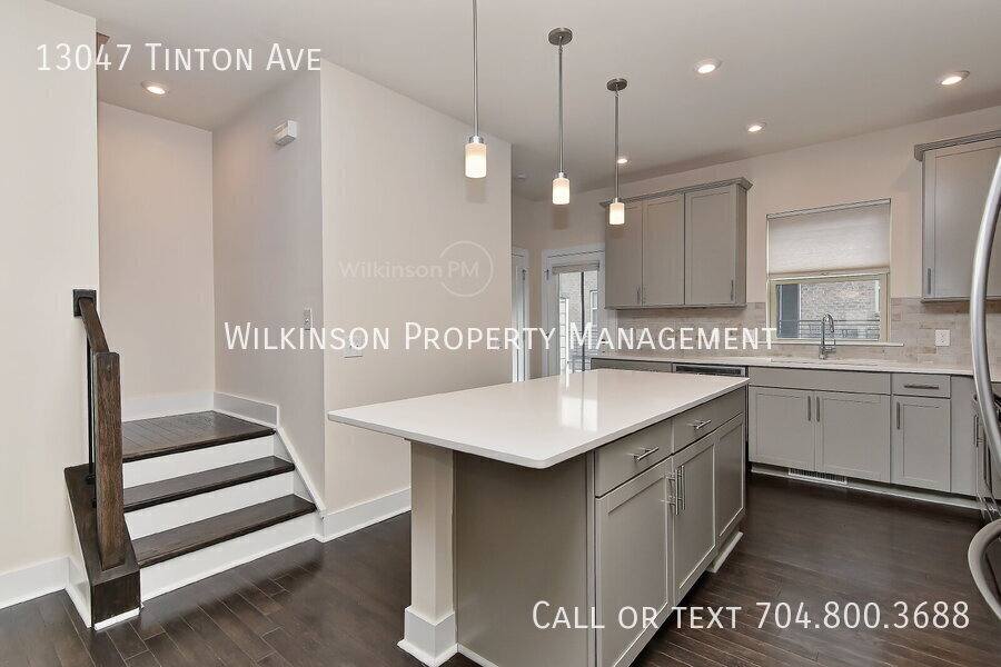 Townhouse for rent at 13047 Tinton Ave, Charlotte, NC 28204