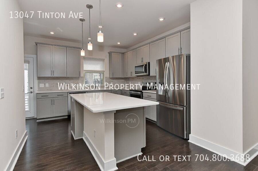 Townhouse for rent at 13047 Tinton Ave, Charlotte, NC 28204