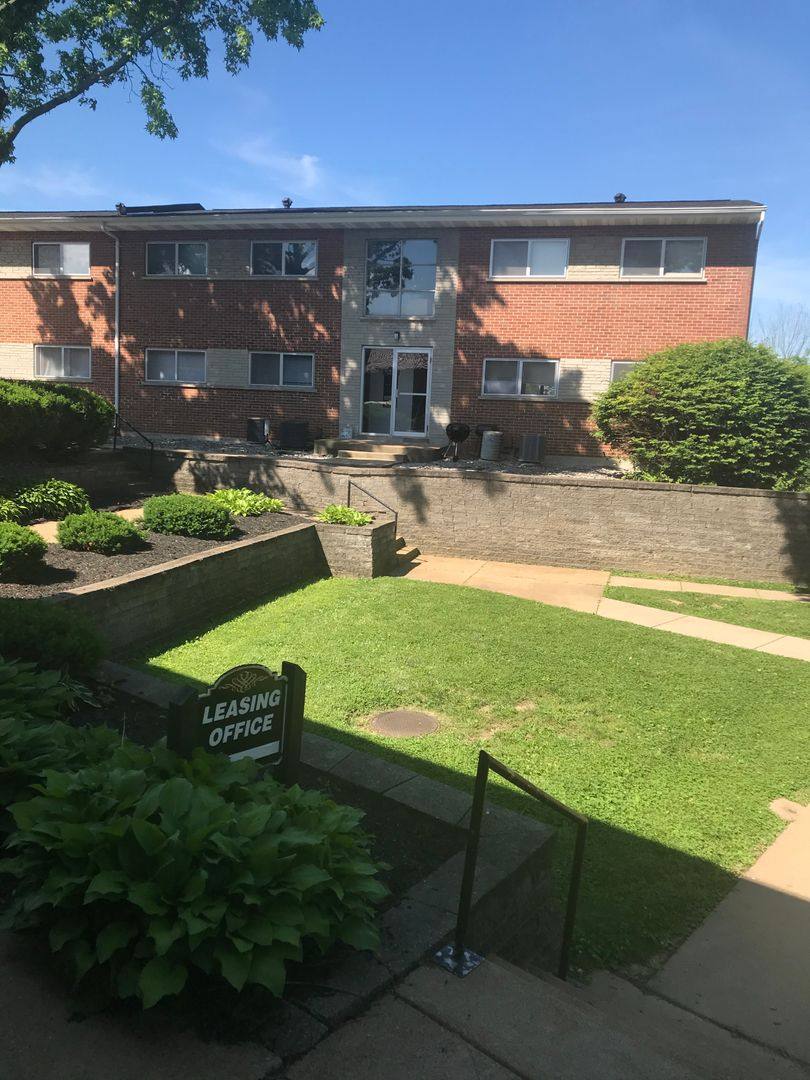 Apartment for rent at 9032 Gravois View Court, Saint Louis, MO 63123