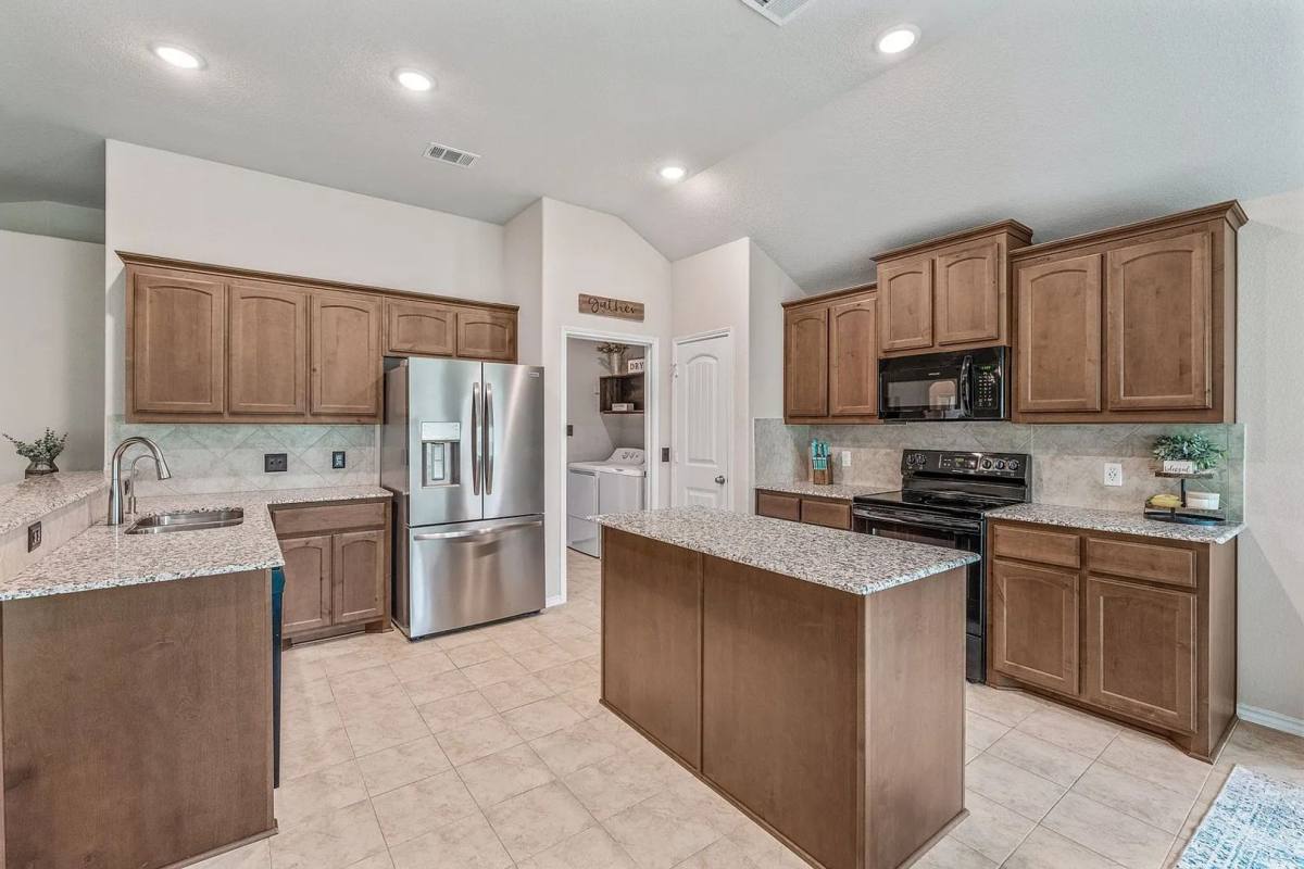 House for rent at 4304 Lucero Dr, Granbury, TX 76048