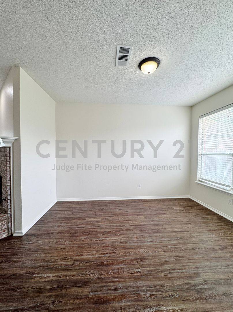 House for rent at 835 Rockett Lane, Cedar Hill, TX 75104