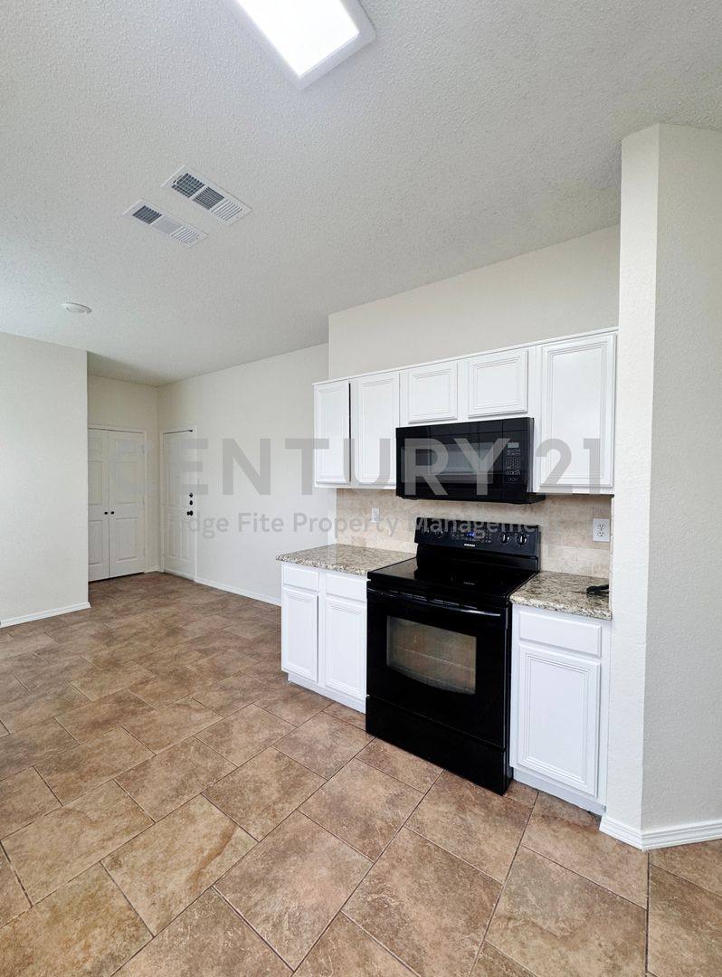 House for rent at 835 Rockett Lane, Cedar Hill, TX 75104