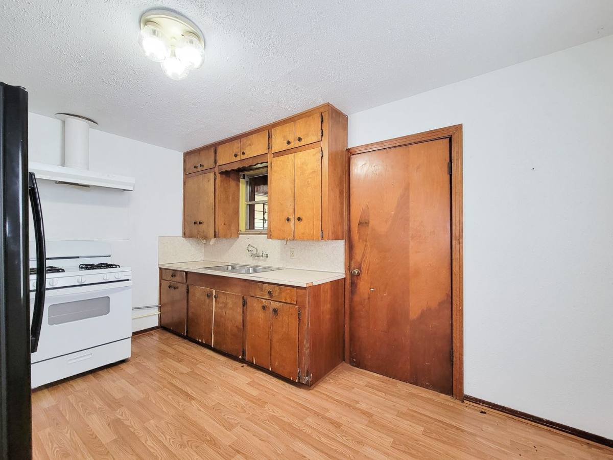 House for rent at 409 N Parrish St, Angleton, TX 77515