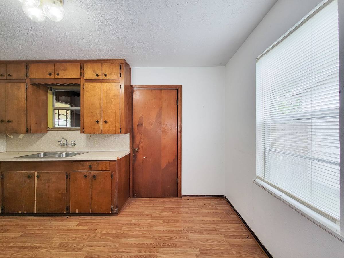 House for rent at 409 N Parrish St, Angleton, TX 77515