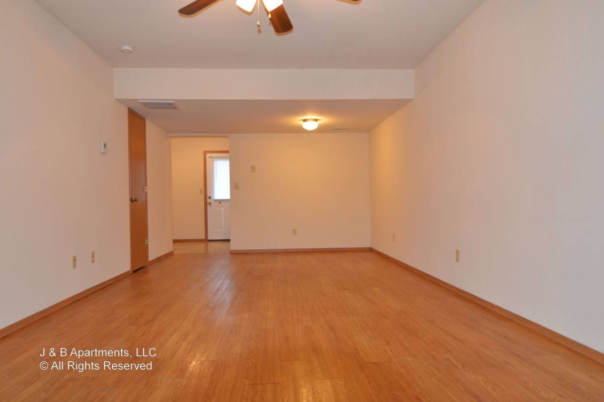 Apartment for rent at 20308 Skyview Dr, Waynesville, MO 65583