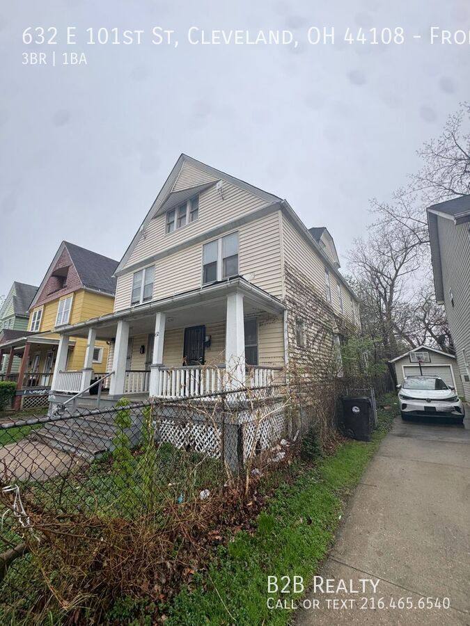 Apartment for rent at 632 E 101st St #RIGHT, Cleveland, OH 44108