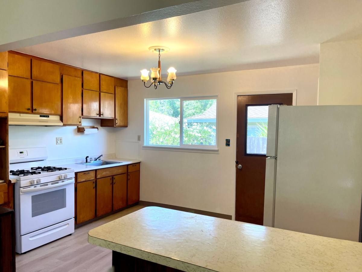 House for rent at 8358 Park Ave, Forestville, CA 95436