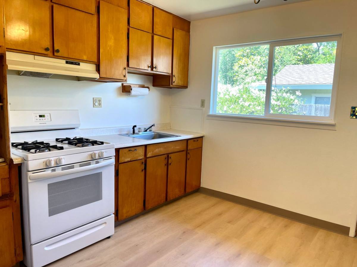 House for rent at 8358 Park Ave, Forestville, CA 95436