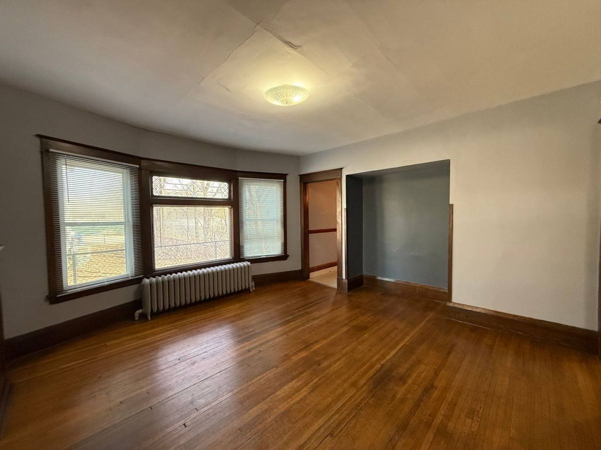 Townhouse for rent at 950 Arkwright St, Saint Paul, MN 55130