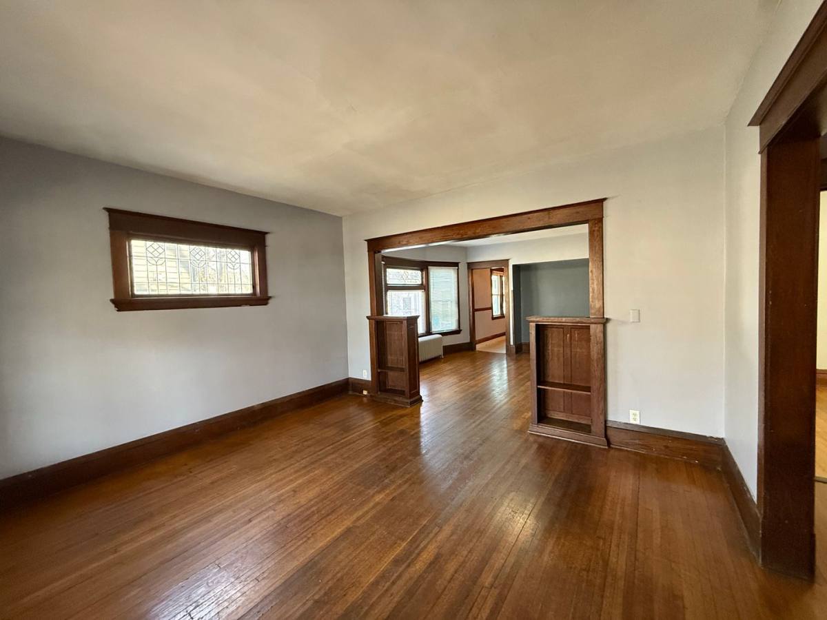 Townhouse for rent at 950 Arkwright St, Saint Paul, MN 55130